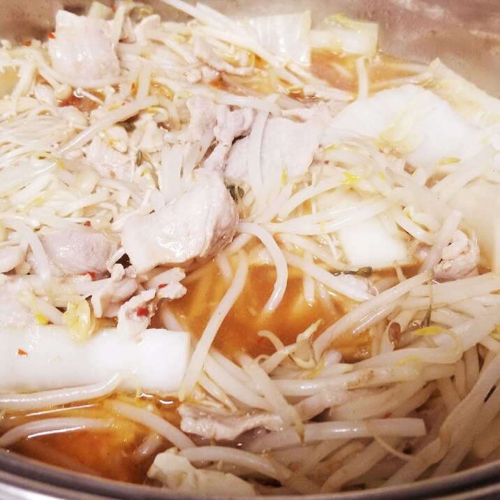 激辛！豆腐、えのき、もやし、白菜、豚バラ肉の担々鍋